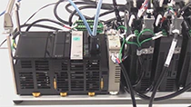 生成IEC 61131结构化文本为欧姆龙nj系列控制器和其他机器自动化控制器使用Simulink PLC编码器。万博1manbetx