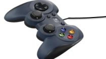 使用罗技F310或微软Xbox手柄与仿真软件提供仿真模型的输入。万博1manbetx